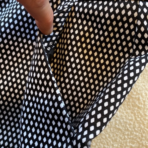 EUC like new black and white Worthington capris pants size 10P - Picture 8 of 8